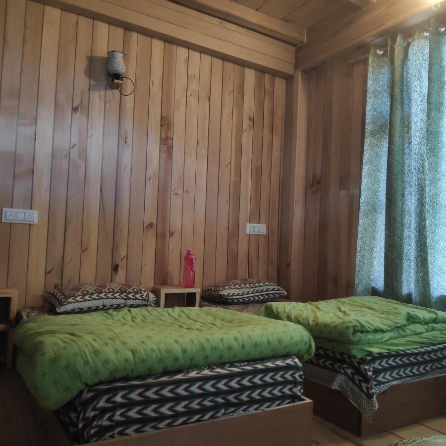 Sukun Hostel Sainj Exterior foto